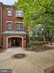 4200 EVERGREEN LN #311, Annandale, VA 22003