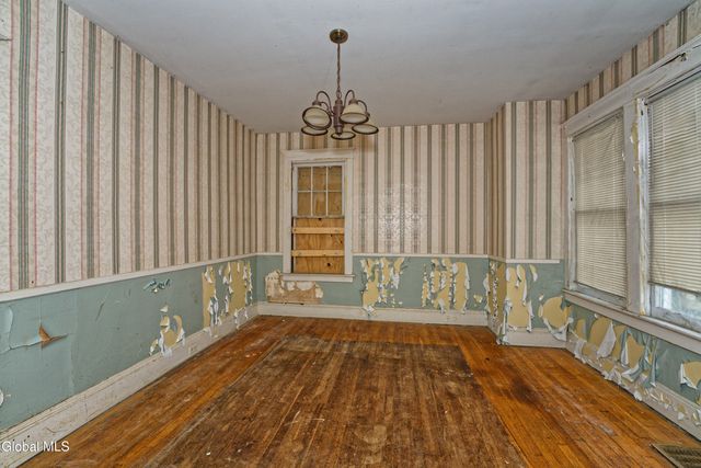 42 N Lake Avenue, Troy, NY 12180