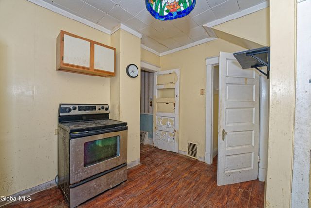 42 N Lake Avenue, Troy, NY 12180