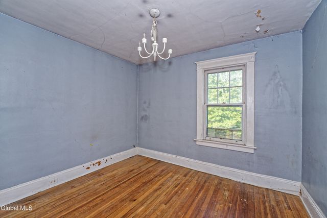 42 N Lake Avenue, Troy, NY 12180