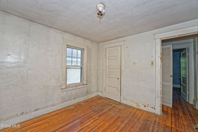 42 N Lake Avenue, Troy, NY 12180