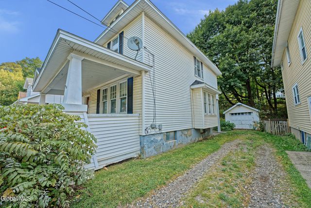 42 N Lake Avenue, Troy, NY 12180