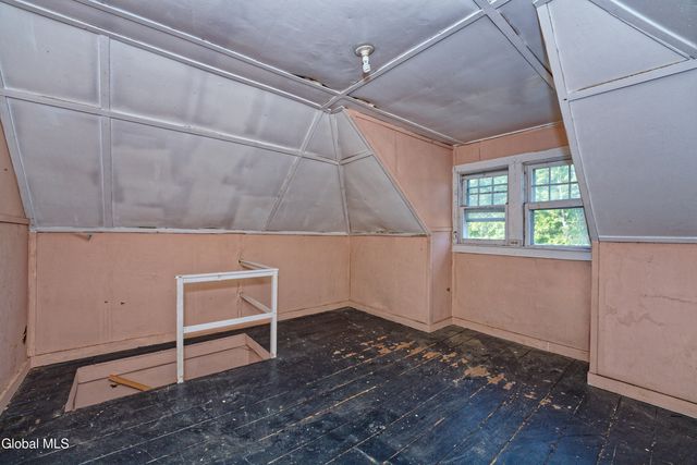 42 N Lake Avenue, Troy, NY 12180