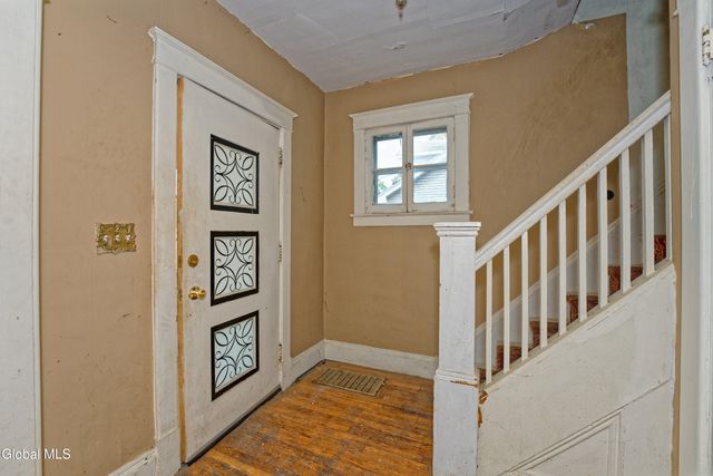 42 N Lake Avenue, Troy, NY 12180