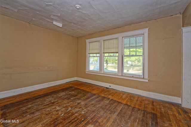 42 N Lake Avenue, Troy, NY 12180