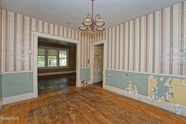 42 N Lake Avenue, Troy, NY 12180