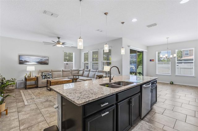 2015 BEACON LANDING CIRCLE, Orlando, FL 32824