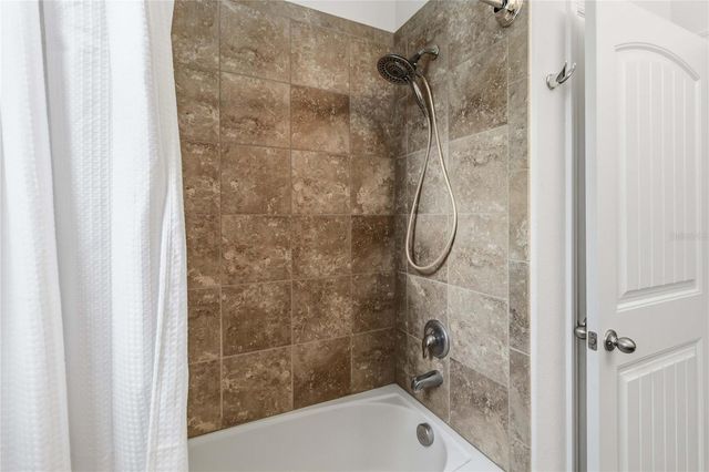 2015 BEACON LANDING CIRCLE, Orlando, FL 32824