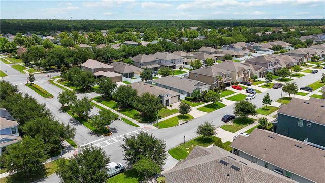 2015 BEACON LANDING CIRCLE, Orlando, FL 32824