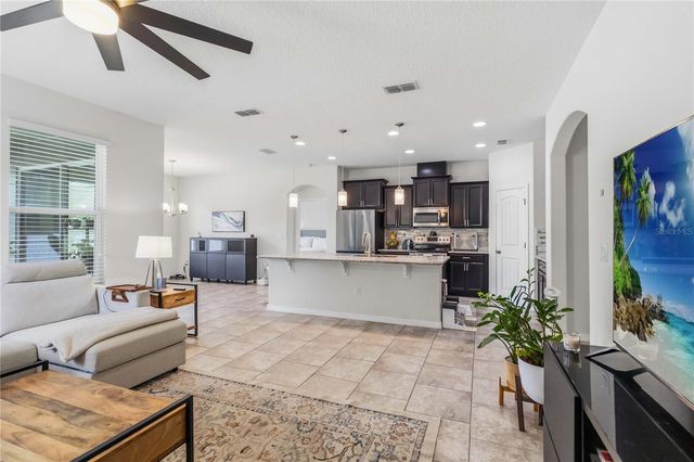 2015 BEACON LANDING CIRCLE, Orlando, FL 32824