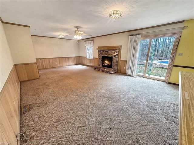 11 Dorothy DR, Poquoson, VA 23662