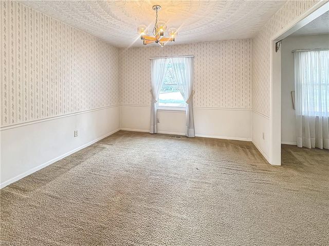 11 Dorothy DR, Poquoson, VA 23662