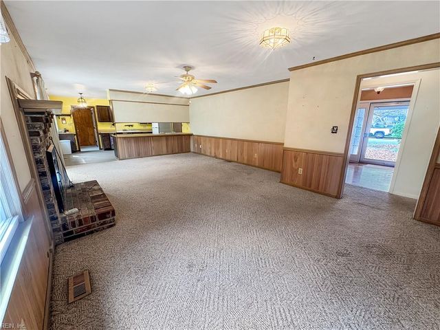 11 Dorothy DR, Poquoson, VA 23662