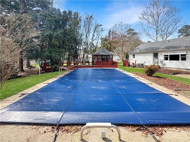 11 Dorothy DR, Poquoson, VA 23662