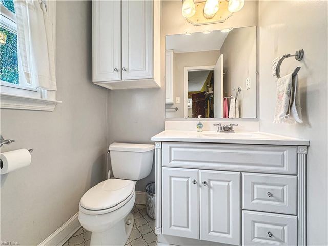 11 Dorothy DR, Poquoson, VA 23662