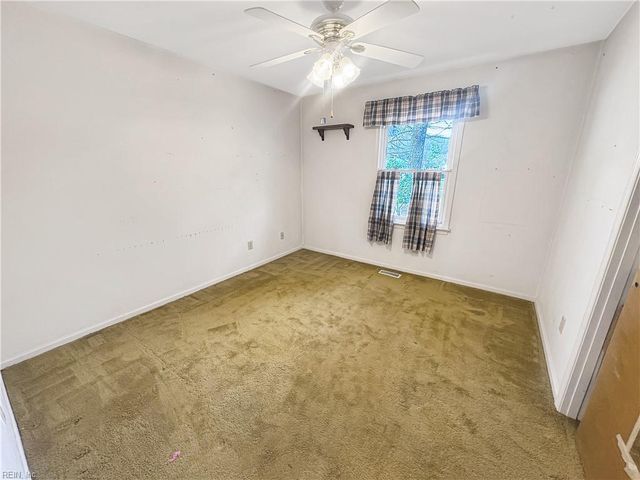 11 Dorothy DR, Poquoson, VA 23662