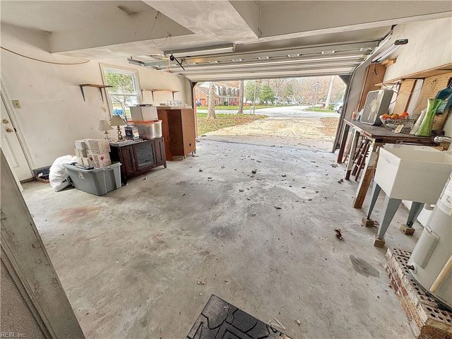 11 Dorothy DR, Poquoson, VA 23662