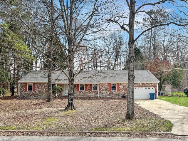 11 Dorothy DR, Poquoson, VA 23662