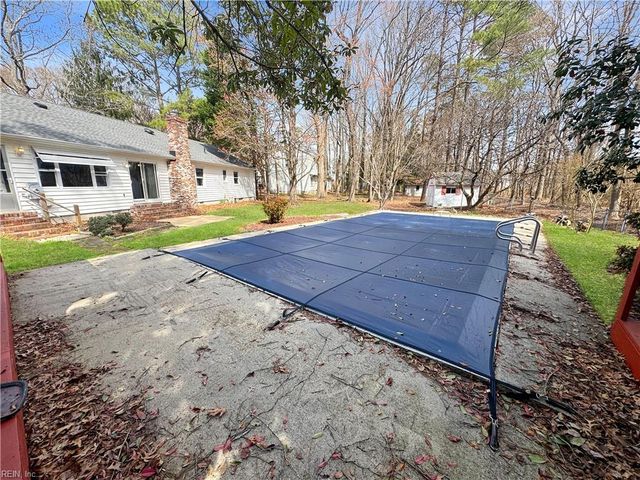 11 Dorothy DR, Poquoson, VA 23662