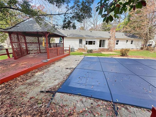 11 Dorothy DR, Poquoson, VA 23662