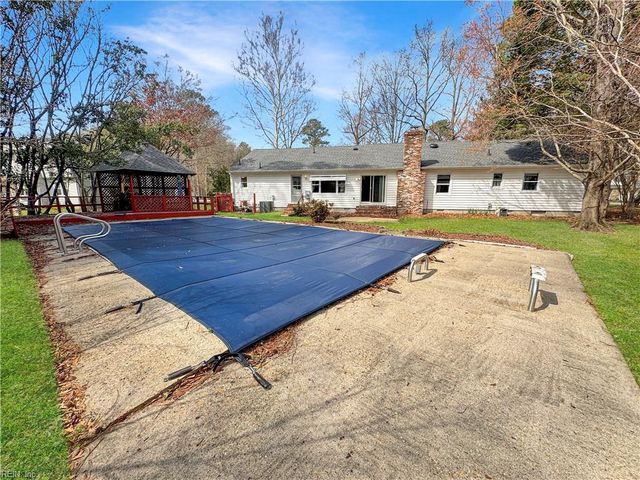 11 Dorothy DR, Poquoson, VA 23662