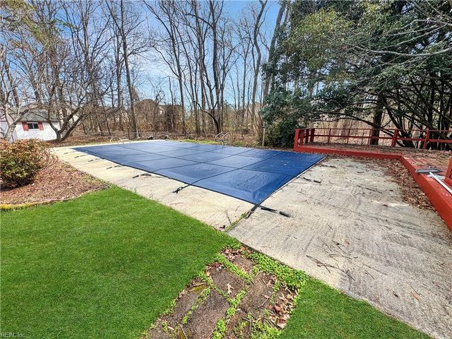 11 Dorothy DR, Poquoson, VA 23662