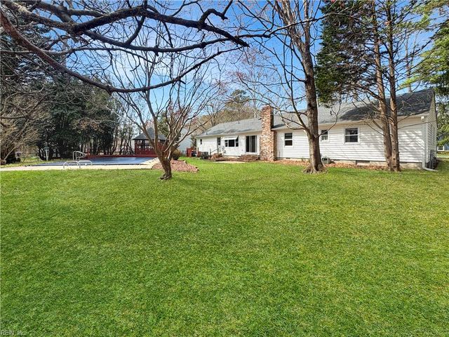 11 Dorothy DR, Poquoson, VA 23662