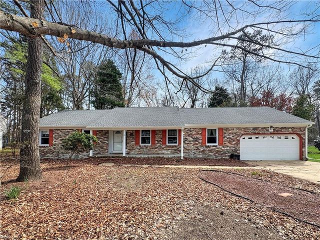 11 Dorothy DR, Poquoson, VA 23662