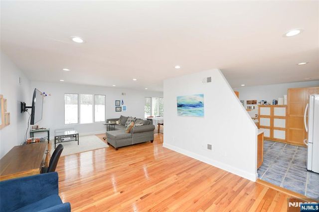 16 Gurney Terrace, Fair Lawn, NJ 07410