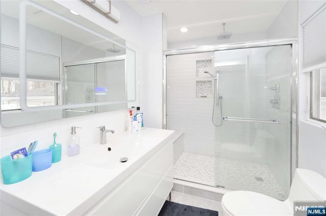 16 Gurney Terrace, Fair Lawn, NJ 07410