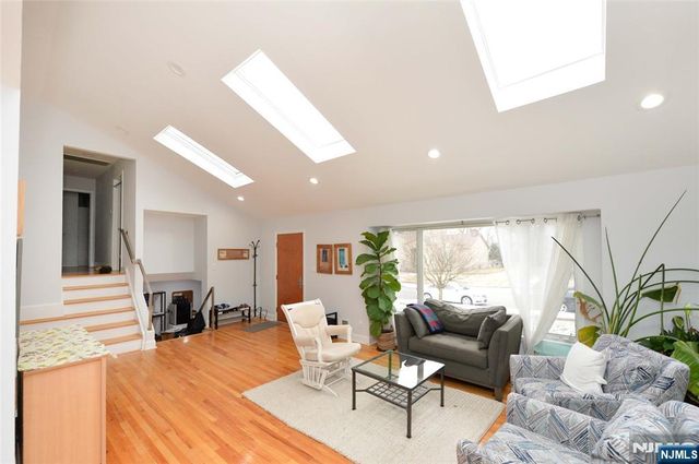 16 Gurney Terrace, Fair Lawn, NJ 07410