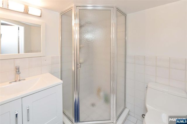 16 Gurney Terrace, Fair Lawn, NJ 07410