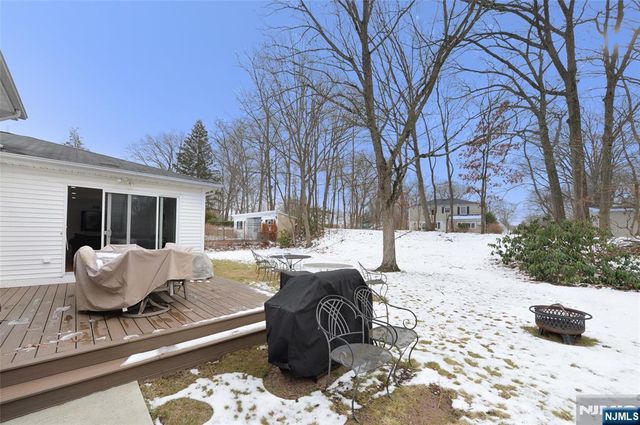 16 Gurney Terrace, Fair Lawn, NJ 07410