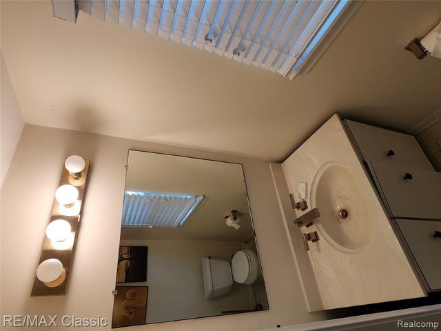 6965 N Adams Road, Bloomfield Hills, MI 48304