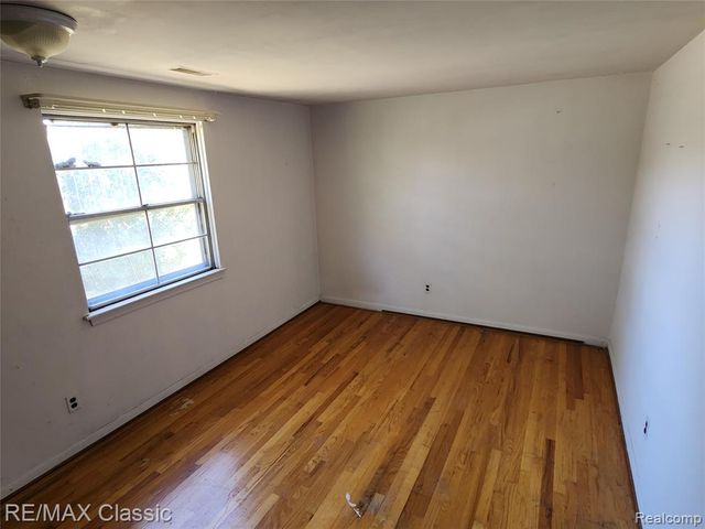 6965 N Adams Road, Bloomfield Hills, MI 48304