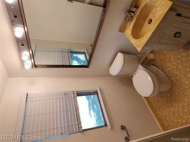 6965 N Adams Road, Bloomfield Hills, MI 48304