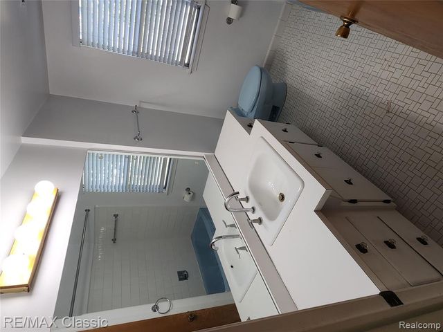 6965 N Adams Road, Bloomfield Hills, MI 48304