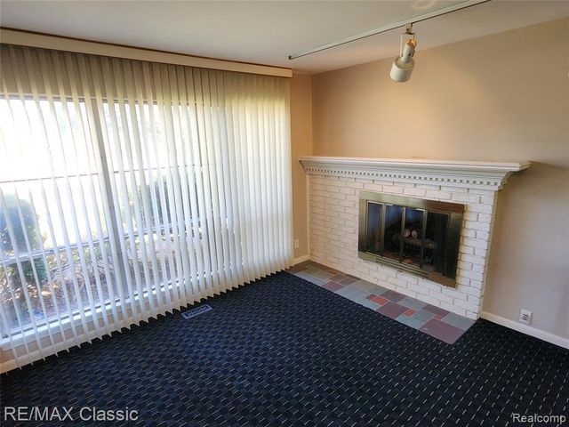 6965 N Adams Road, Bloomfield Hills, MI 48304