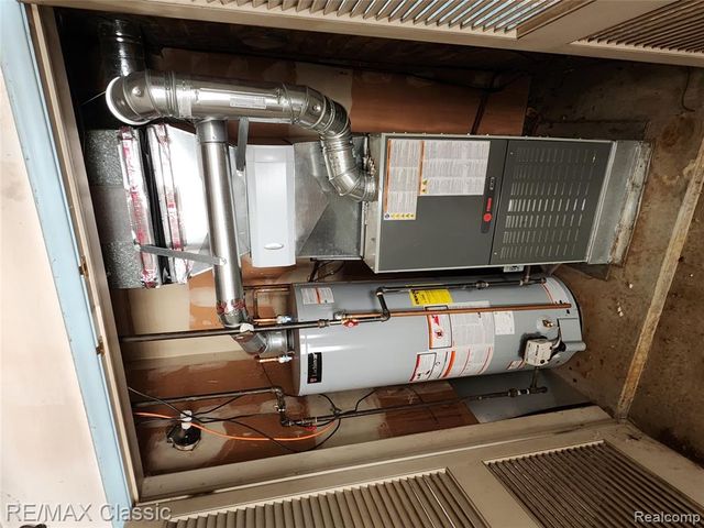 6965 N Adams Road, Bloomfield Hills, MI 48304