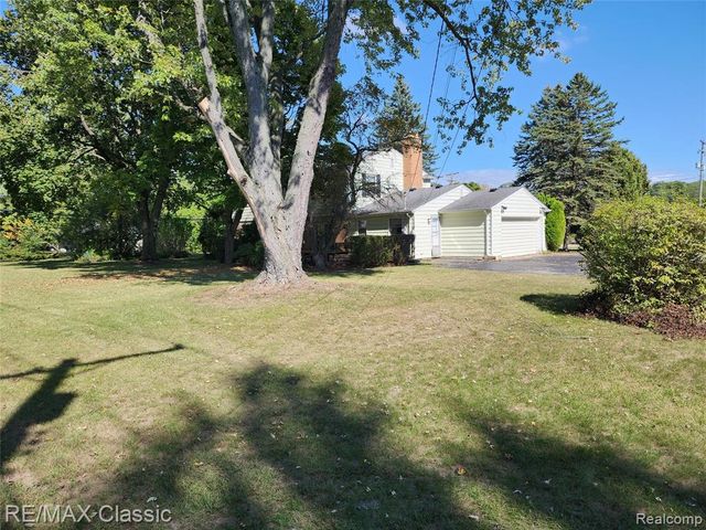 6965 N Adams Road, Bloomfield Hills, MI 48304