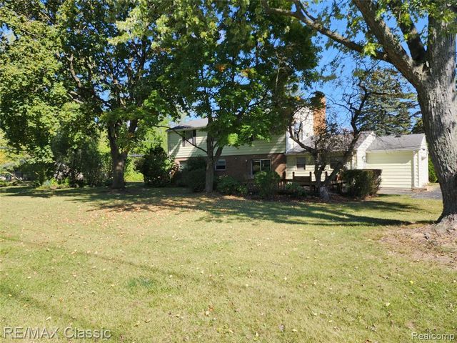 6965 N Adams Road, Bloomfield Hills, MI 48304