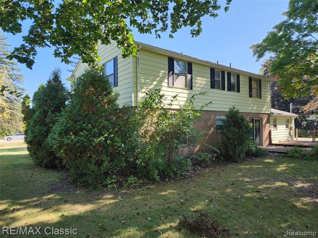 6965 N Adams Road, Bloomfield Hills, MI 48304