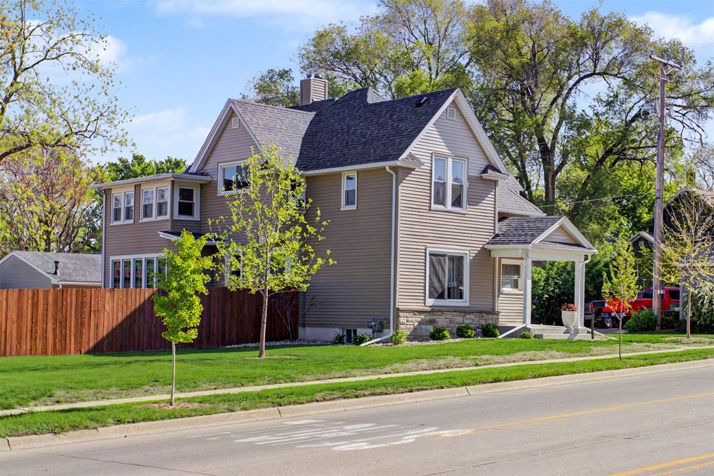 711 Mamie Eisenhower Avenue, Boone, IA 50036
