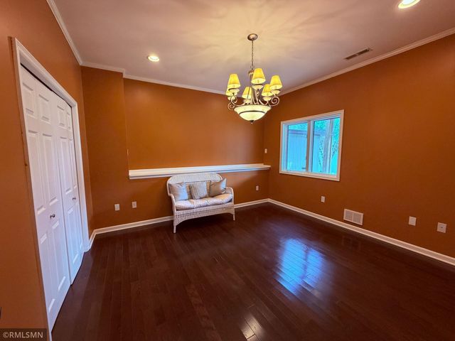 1521 Earle Way, Burnsville, MN 55306