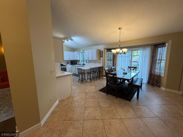 1521 Earle Way, Burnsville, MN 55306