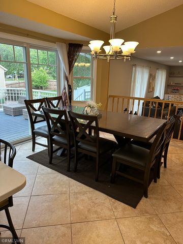 1521 Earle Way, Burnsville, MN 55306