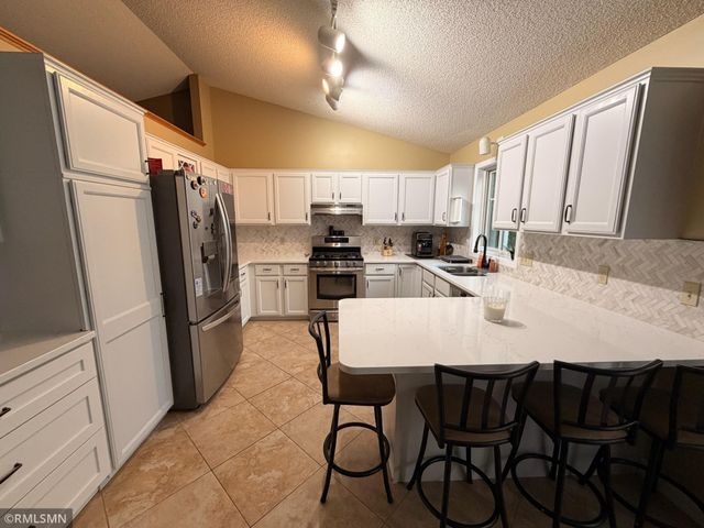 1521 Earle Way, Burnsville, MN 55306