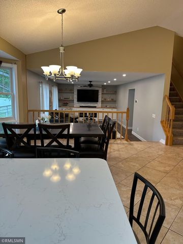 1521 Earle Way, Burnsville, MN 55306