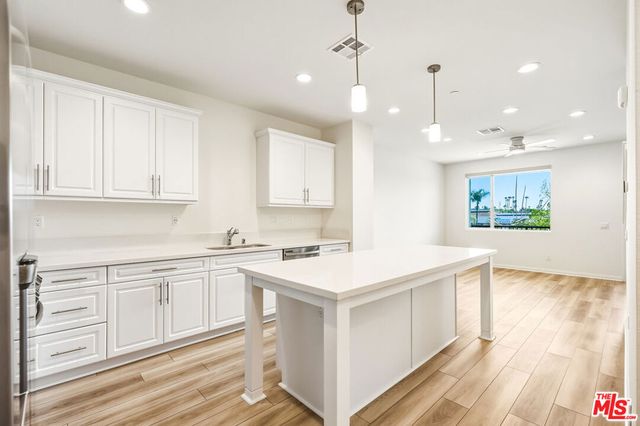 1095 N Harbor Blvd, Anaheim, CA 92801
