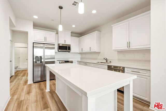 1095 N Harbor Blvd, Anaheim, CA 92801